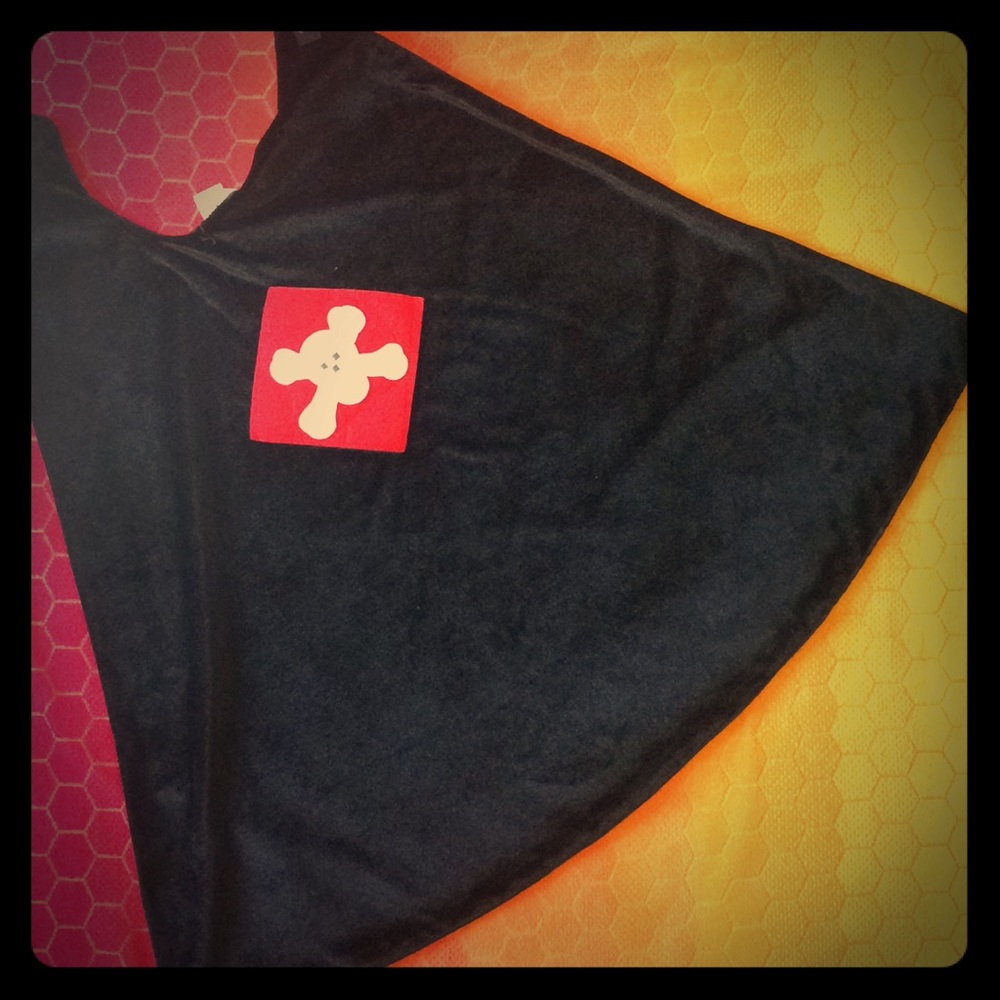 Velvety Cape with felt appliqué